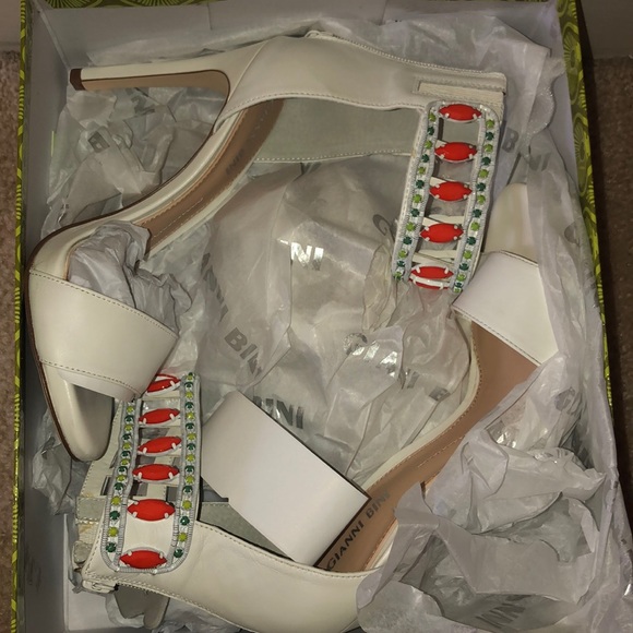 White Gianni Bini Sandals - Picture 4 of 6